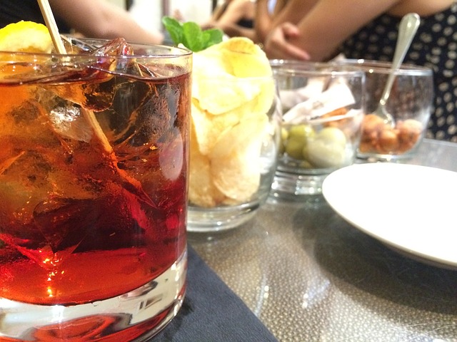 Il Negroni festeggia 100 anni: storia di un cocktail