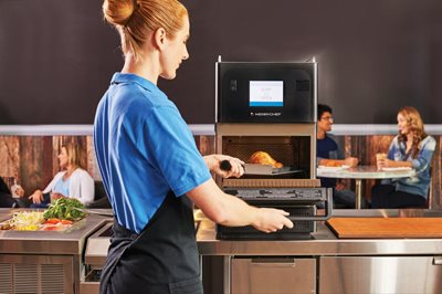 Efficienza energetica ed innovazione: Merrychef, il forno di cottura accelerata più piccolo con il più alto rendimento 